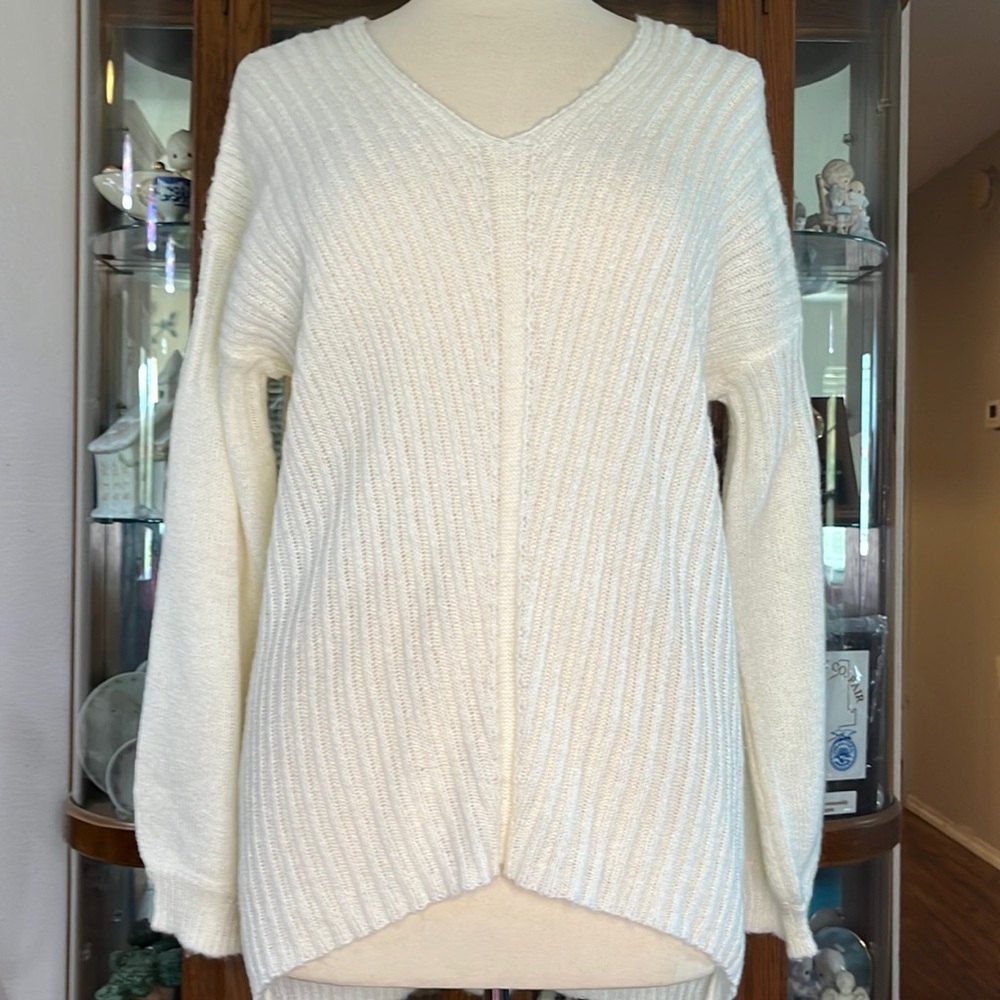 CREAM COLORED V-NECK SUPER SOFT SWEATER!!